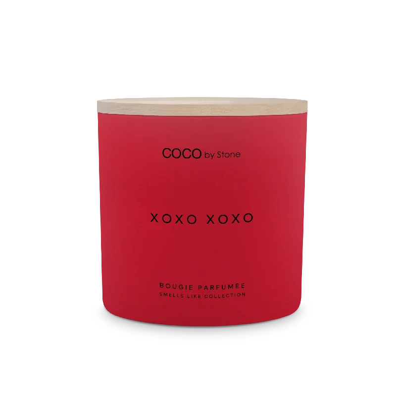 Premium Christmas gift candles with festive themes-15oz Smells Like XOXO XOXO Candle