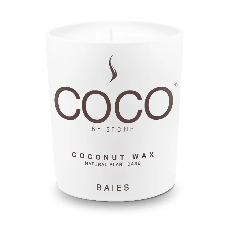 Scented Christmas gift candles for cozy vibes-Baies Natural Coconut Apricot Wax Candle